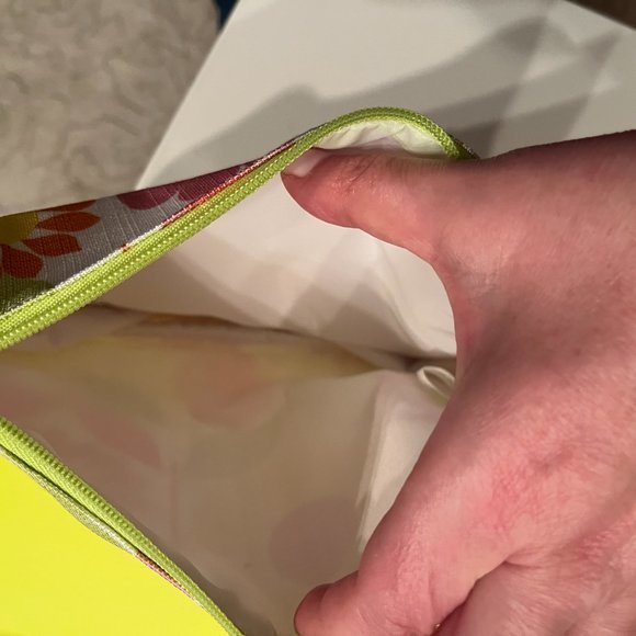 Clinique Cosmetic Bags - set of 2‎ - new (Home dec-x) - Picture 4 of 5